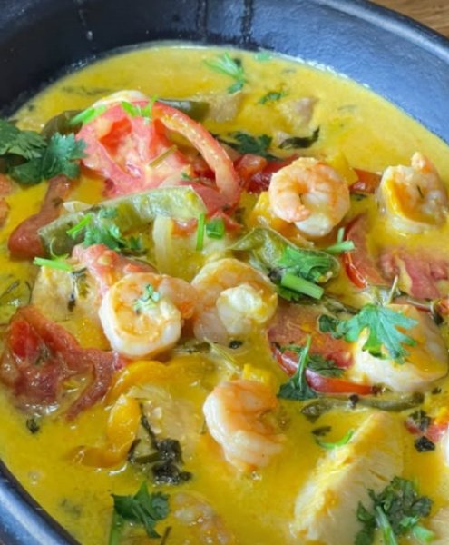 MOQUECA DE PINTADO COM CAMARÃO