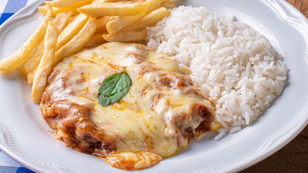 PARMEGIANA FILÉ DE FRANGO (PRATO FEITO)